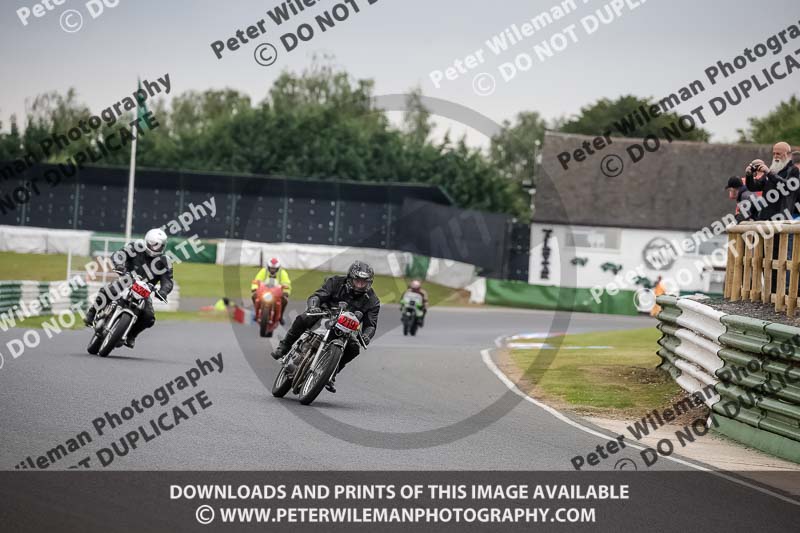 Vintage motorcycle club;eventdigitalimages;mallory park;mallory park trackday photographs;no limits trackdays;peter wileman photography;trackday digital images;trackday photos;vmcc festival 1000 bikes photographs